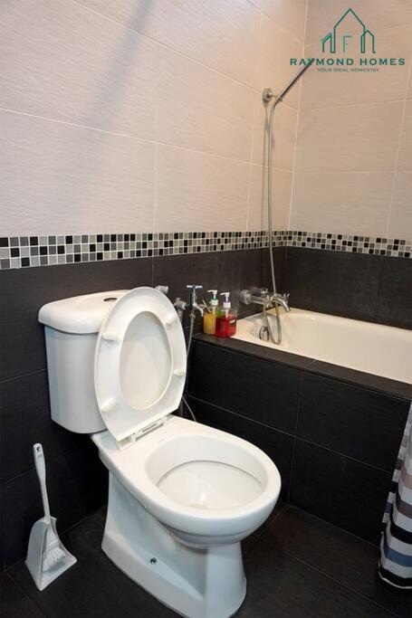 99 Kelawei Apartment Georgetown Luaran gambar